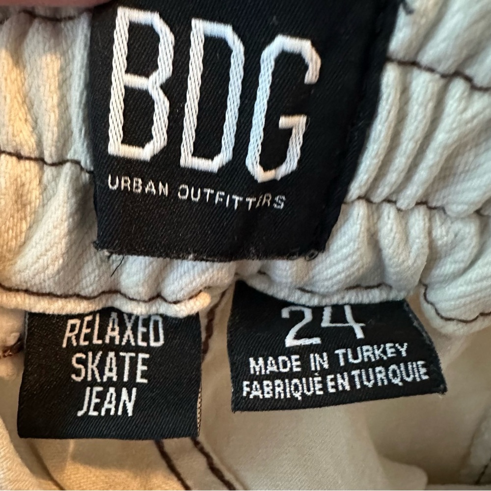 Urban Outfitters graffiti relaxed skate cargo pants. Sz 24 - Picture 9 of 10